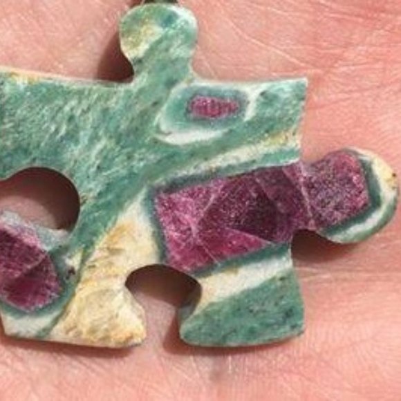Ruby Fuchsite puzzle cabochon - Picture 2 of 2